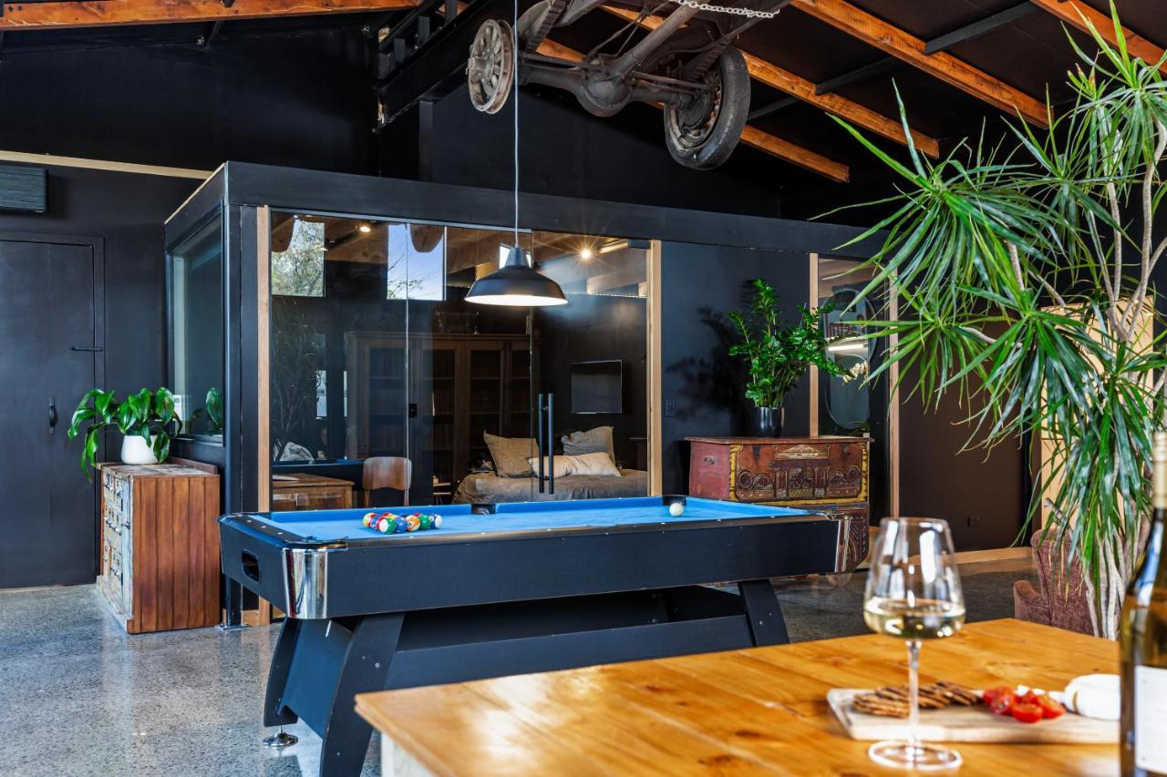 The Black Barn Auckland Exterior photo