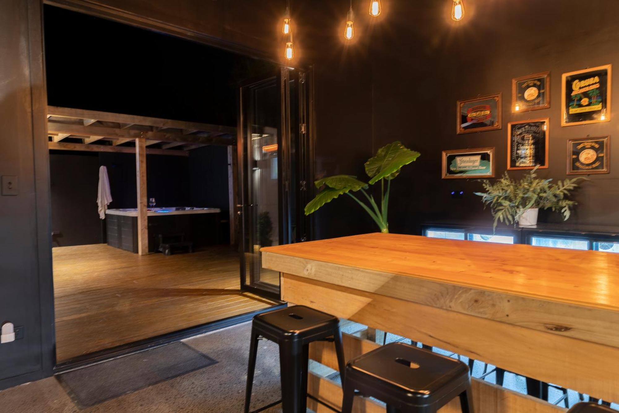 The Black Barn Auckland Exterior photo